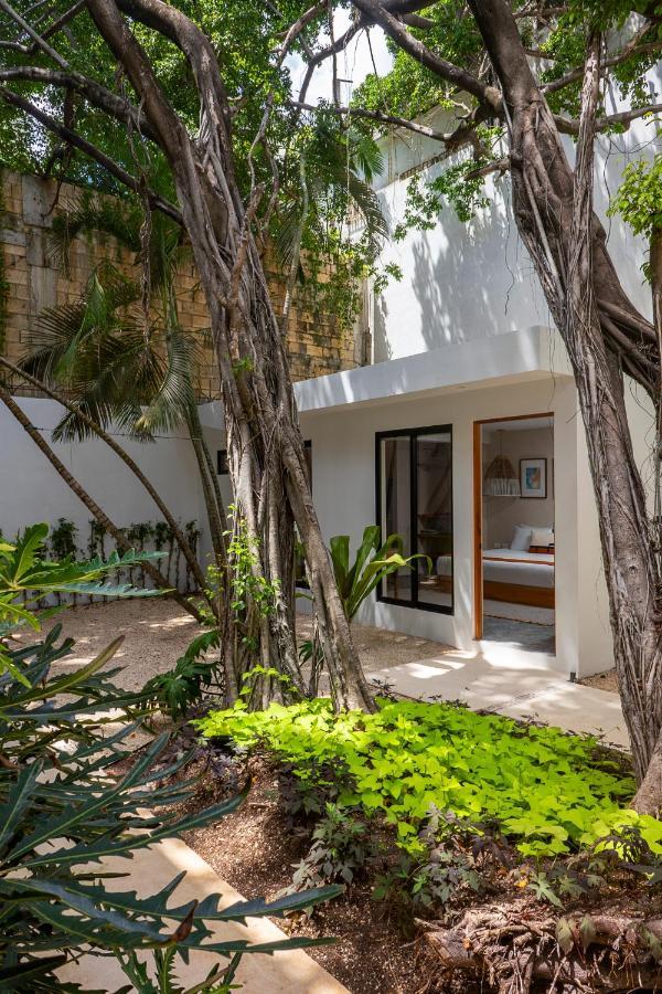 Hotel Aalada Playa Del Carmen Exterior photo