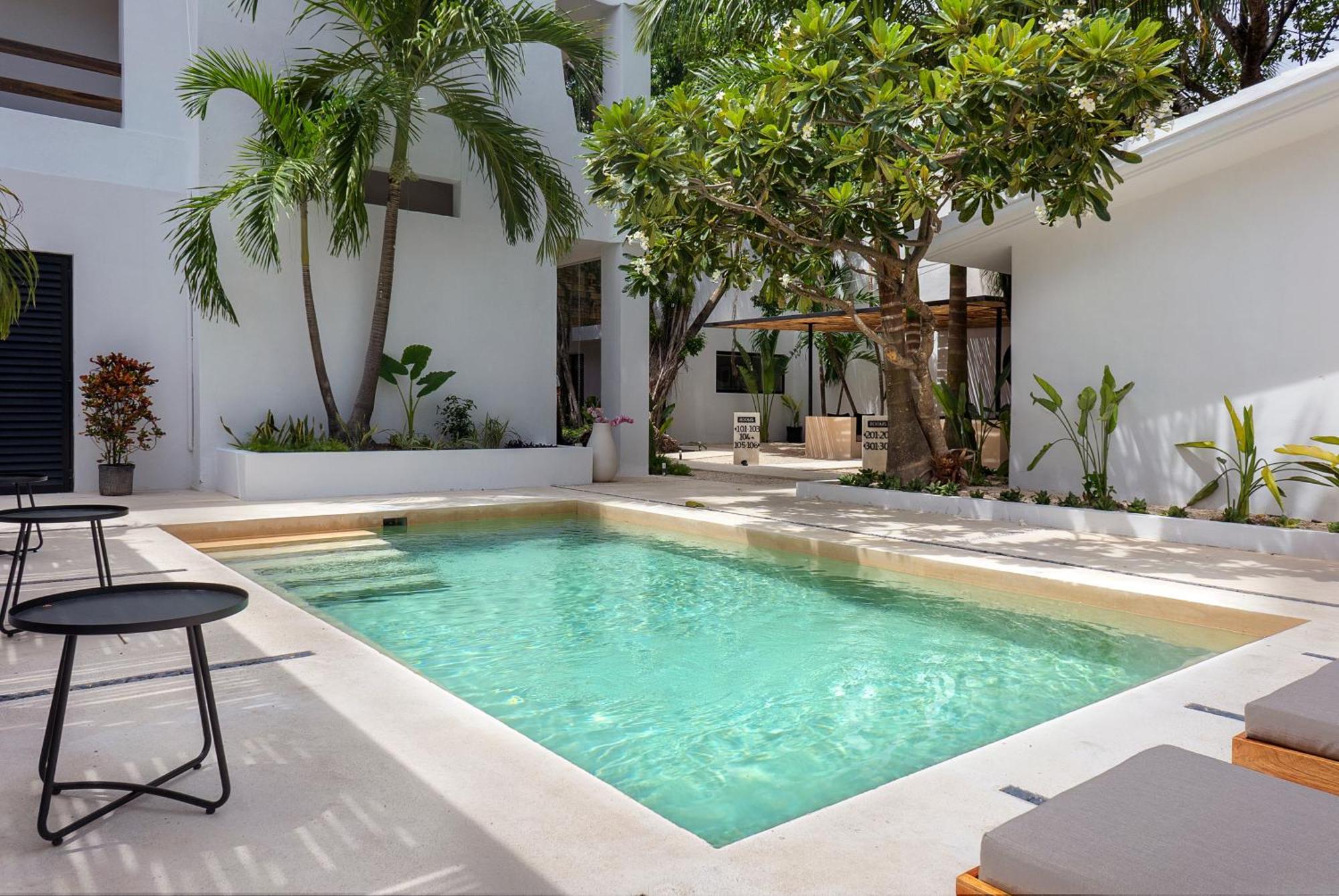 Hotel Aalada Playa Del Carmen Exterior photo